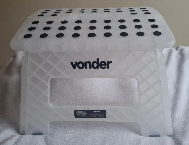 Banqueta plástica multiuso dobrável, marca Vonder, cor branca, nova, 