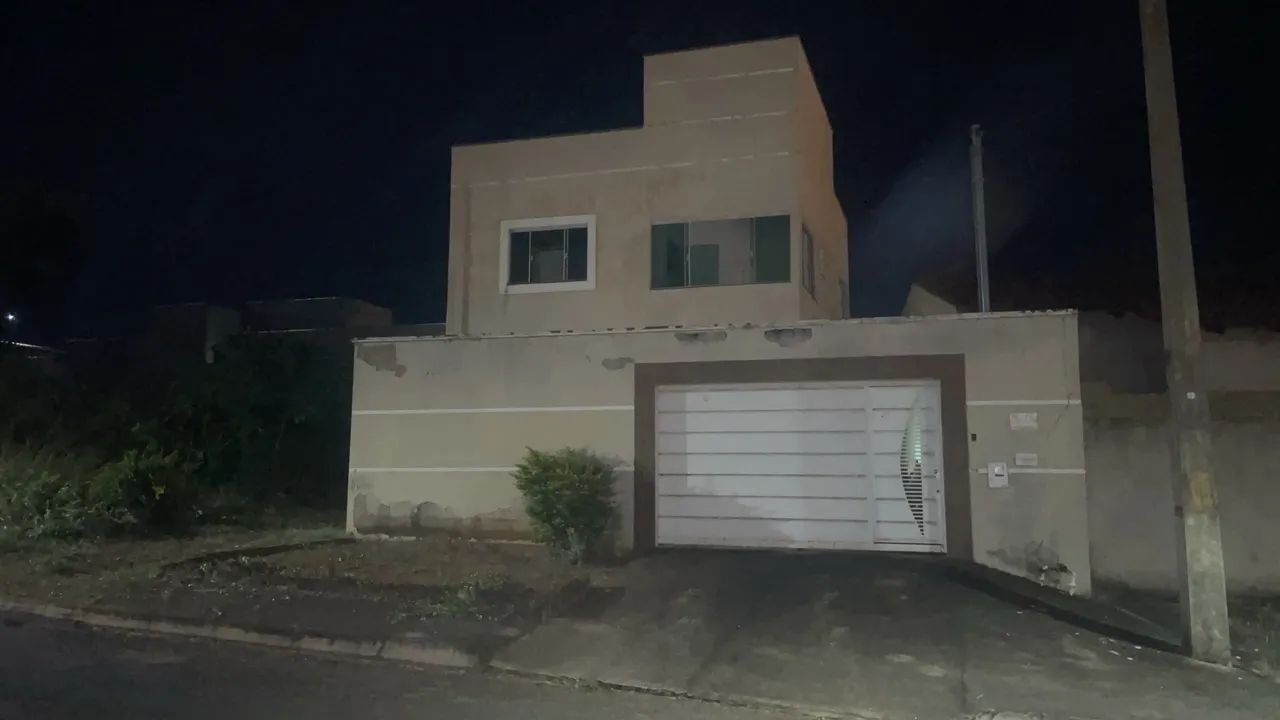 Sobradinho à venda nunca usado 