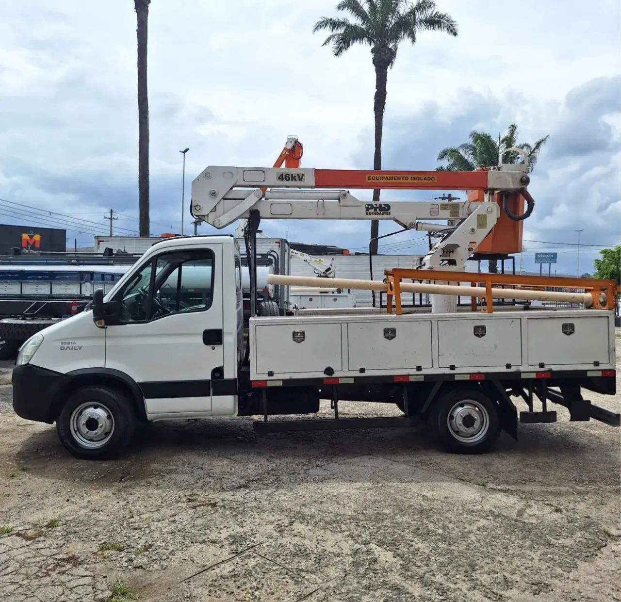 IVECO 35s14 COM CESTO AÉREO  - Foto 2