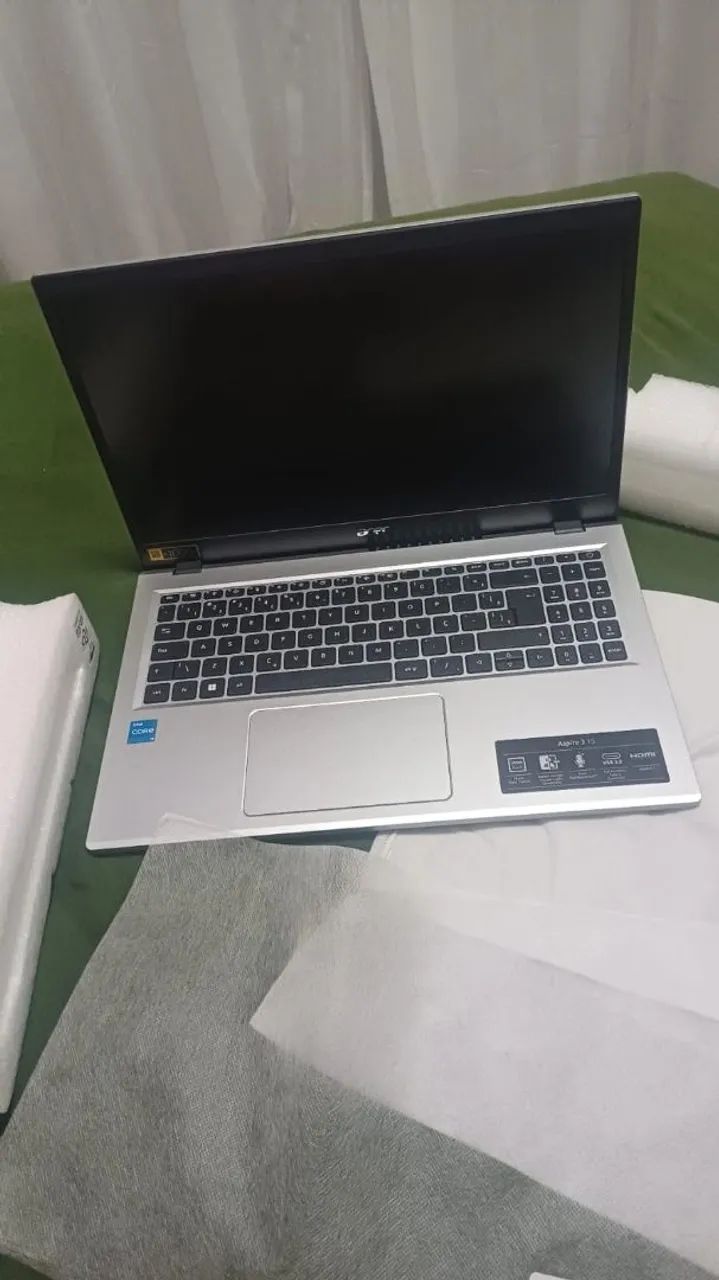 Notebook Acer aspire 3, RAM 8 gb - memoria interna 256 gb 