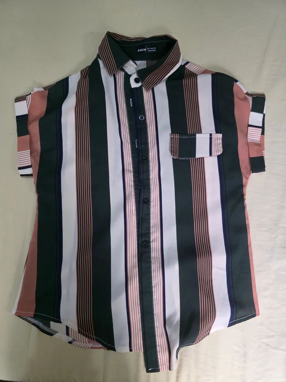 Camiseta shein tam P