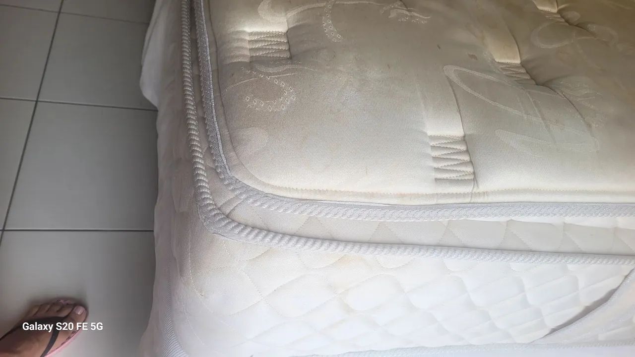 Vendo ou troco por Queen, Colchao king size com base de brinde