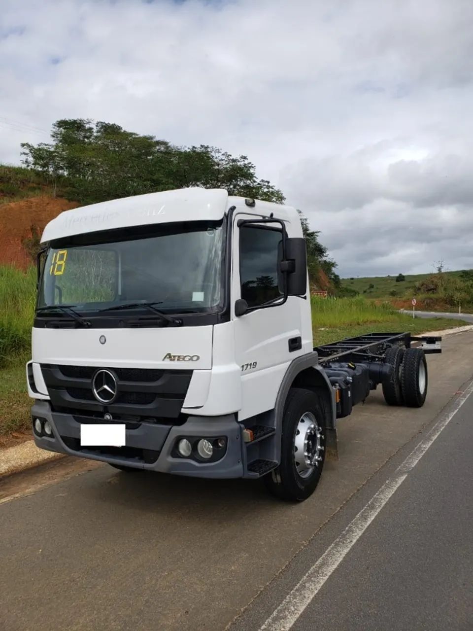 Mb Atego 1719 4x2 chassi 2018 - Foto 2