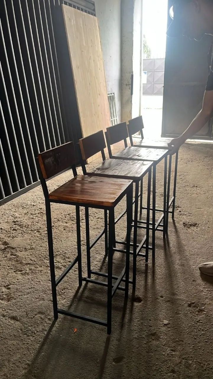 Banqueta encosto de madeira - Foto 5