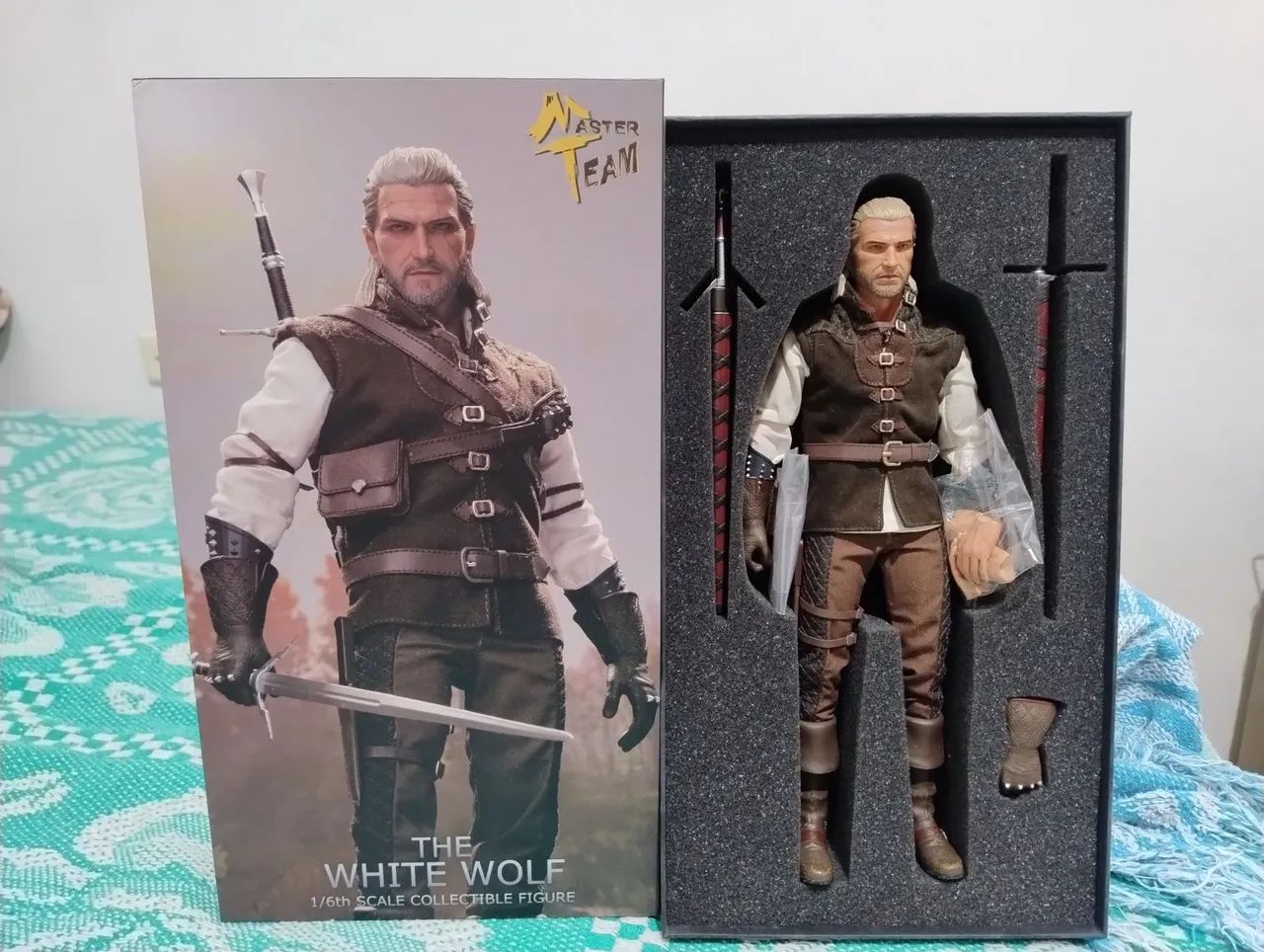Geralt The Witcher 3 estilo Hot Toys Master Team