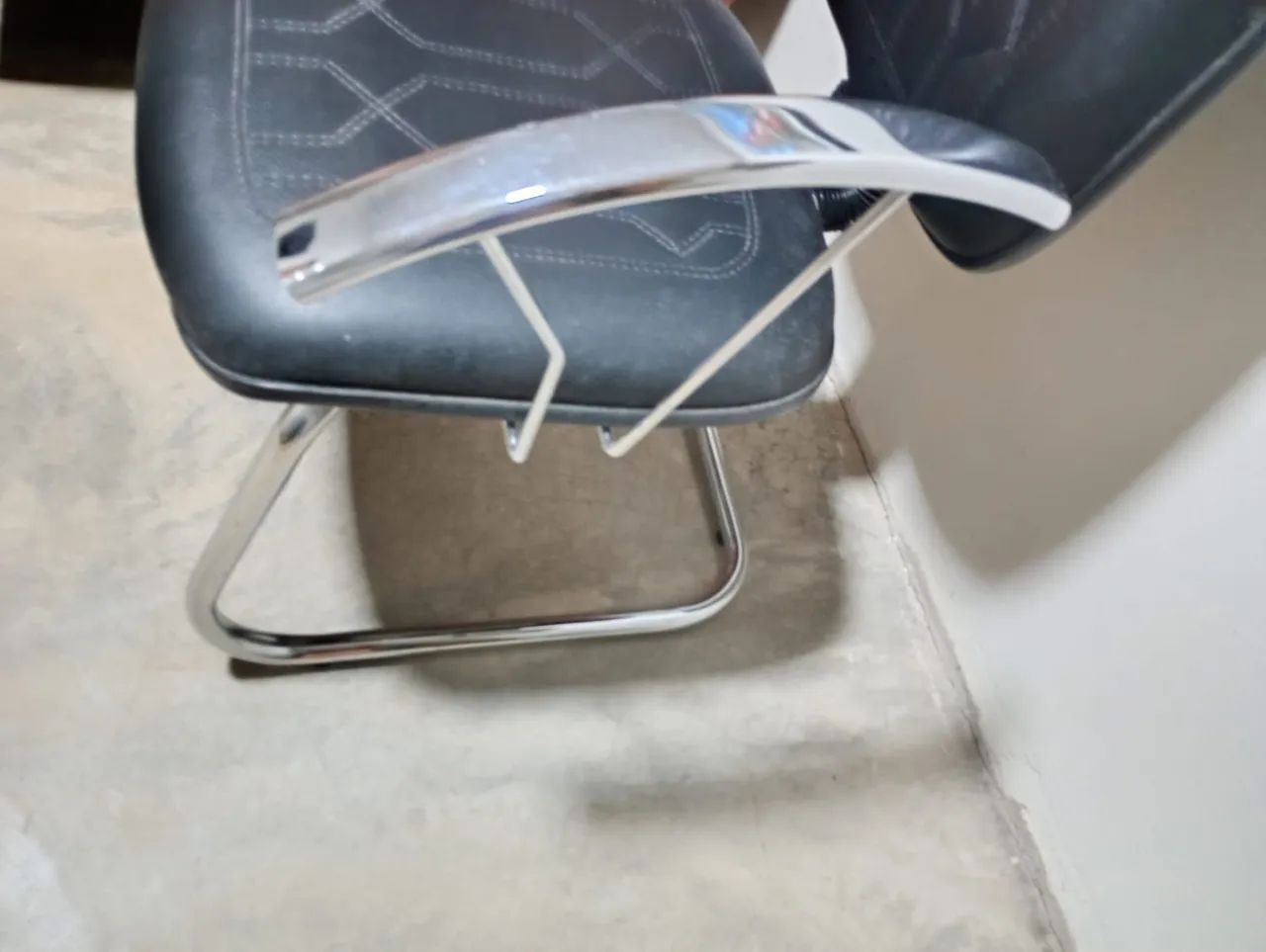Cadeira escritório inox couro - Foto 4