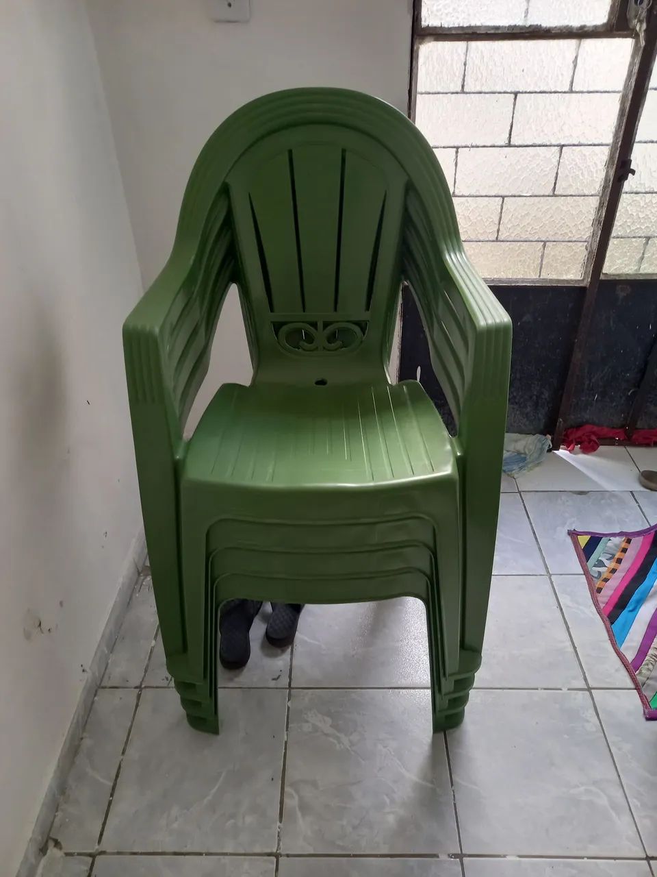 Jogo de cadeira de plástico 