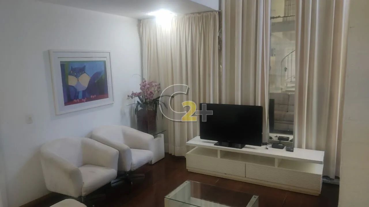 Casa de vila à venda nas Perdizes com 4 quartos, 1 suíte e 4 vagas