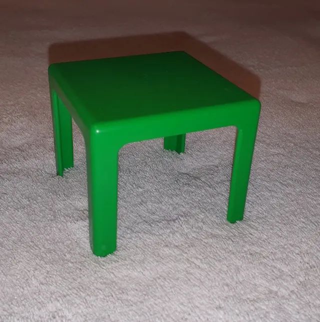mesinha ikea para centro de sala da casa da boneca barbie