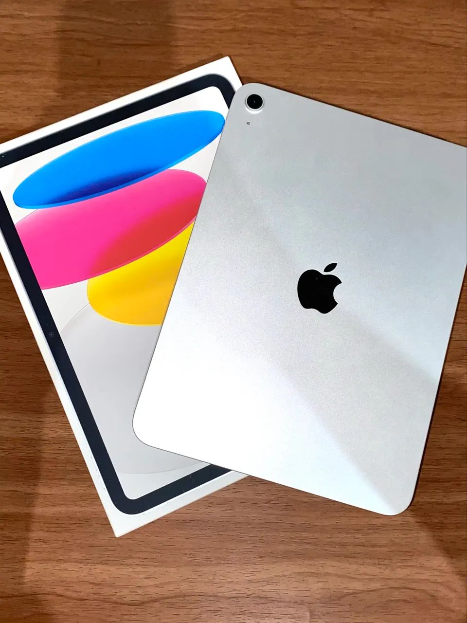 iPad 11 (A16) - Com garantia Apple, duas cases e caneta.