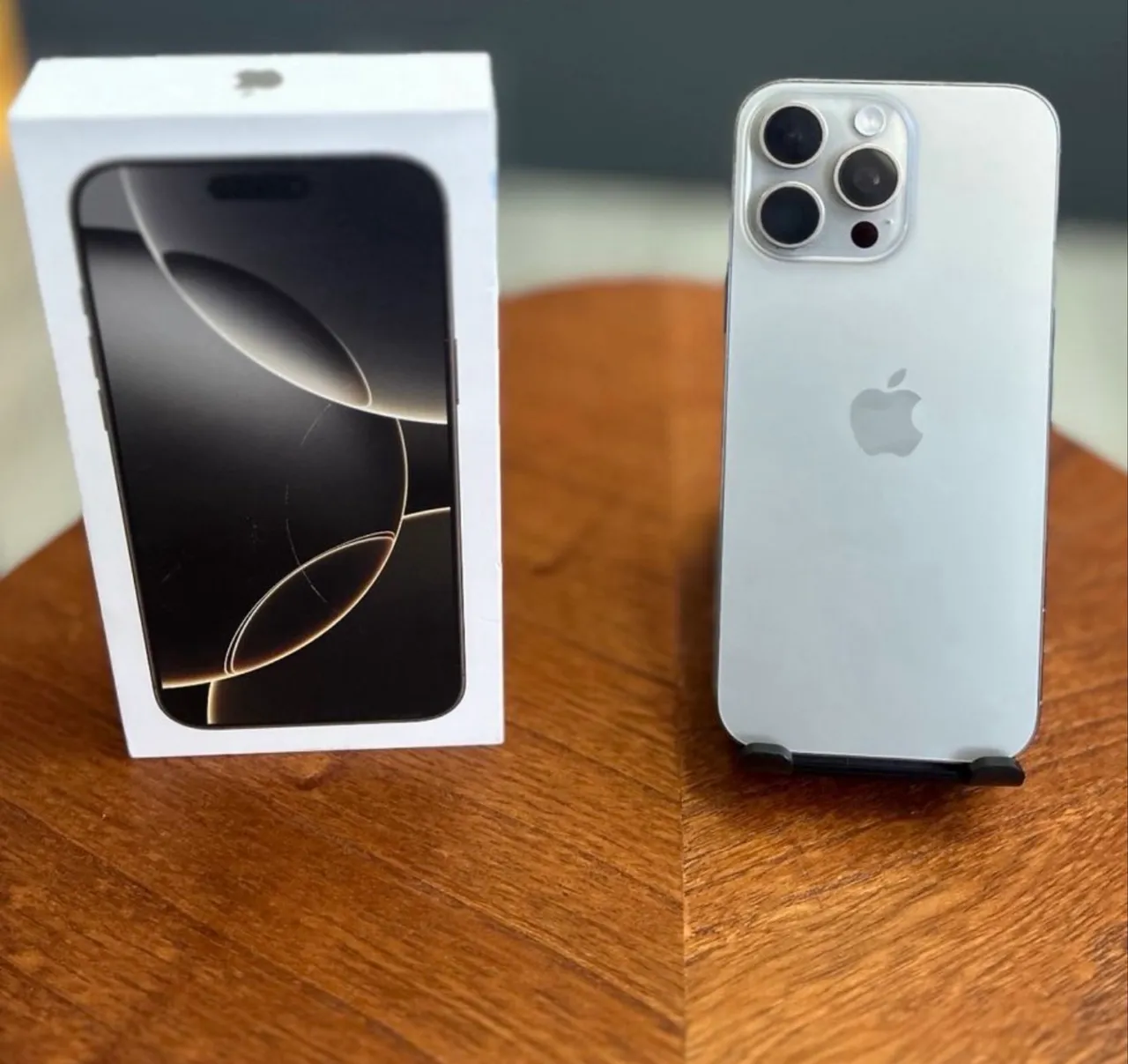 Apple iPhone 17 Pro Max 512GB Silver Lacrado - Celulares e