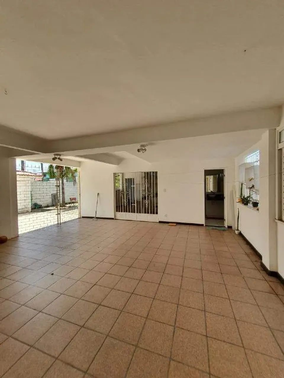 Casa Duplex com piscina e área gourmet no Bairro Suissa