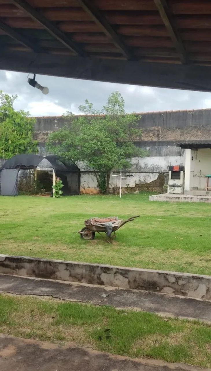 Sobrado 5 quartos com quintal grande - Próximo à Praça da Bíblia - * - Foto 4