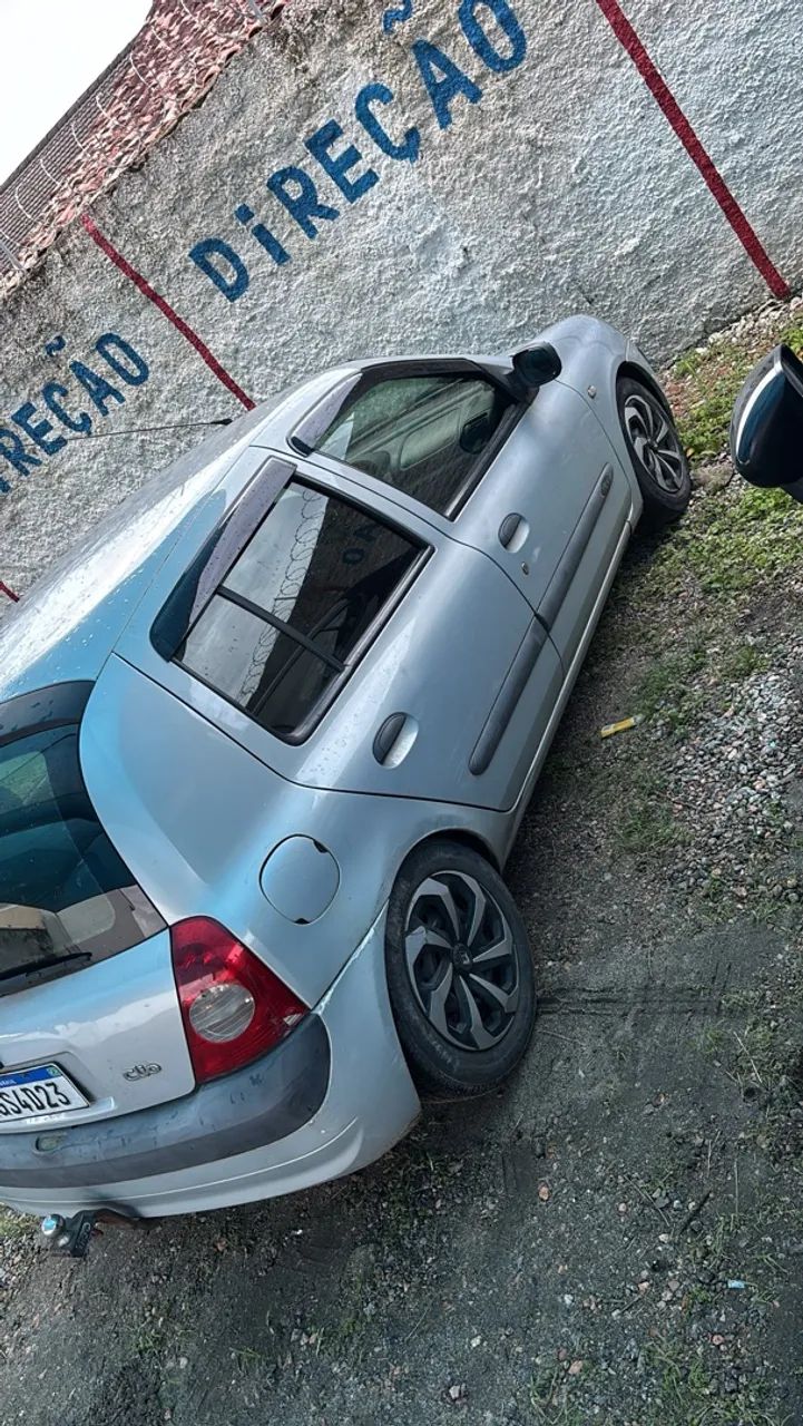 Renault Clio Clio Sedan RN/ Expression 1.6 16V 4p 2004