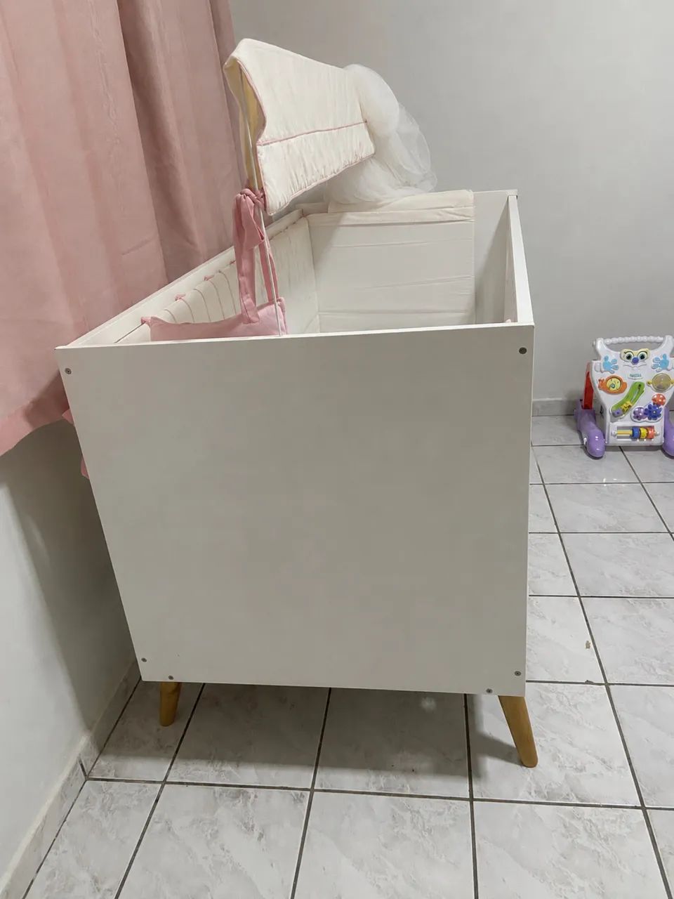 Berço + colchão + 3 fronhas 