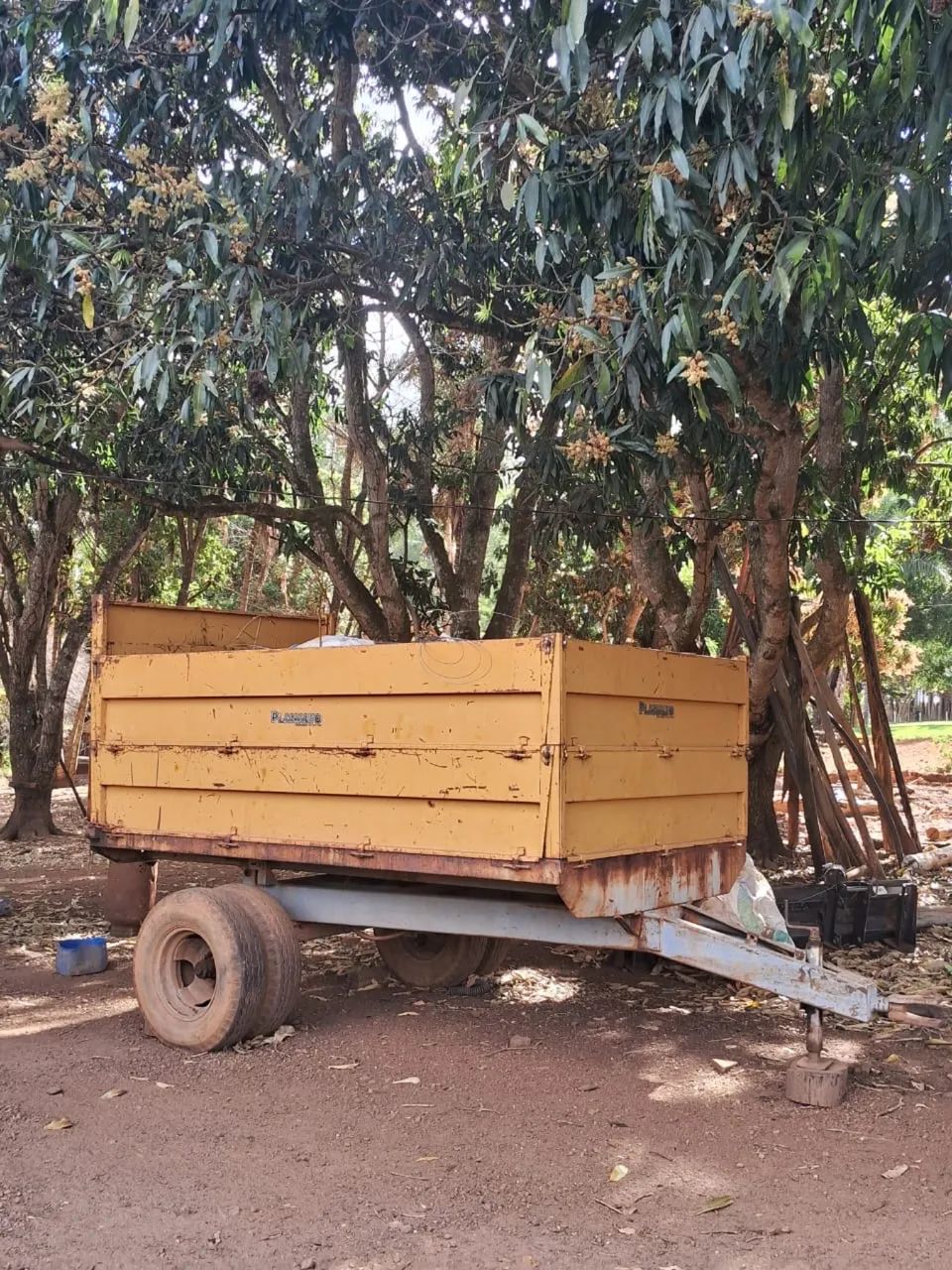 Vendo carreta 