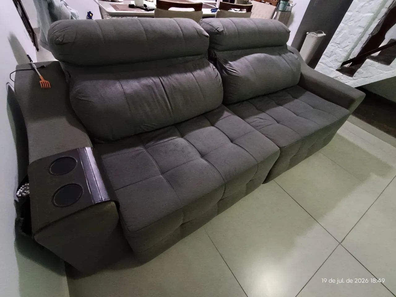 Vendo sofá retrátil de molas 2,40 m - Foto 5