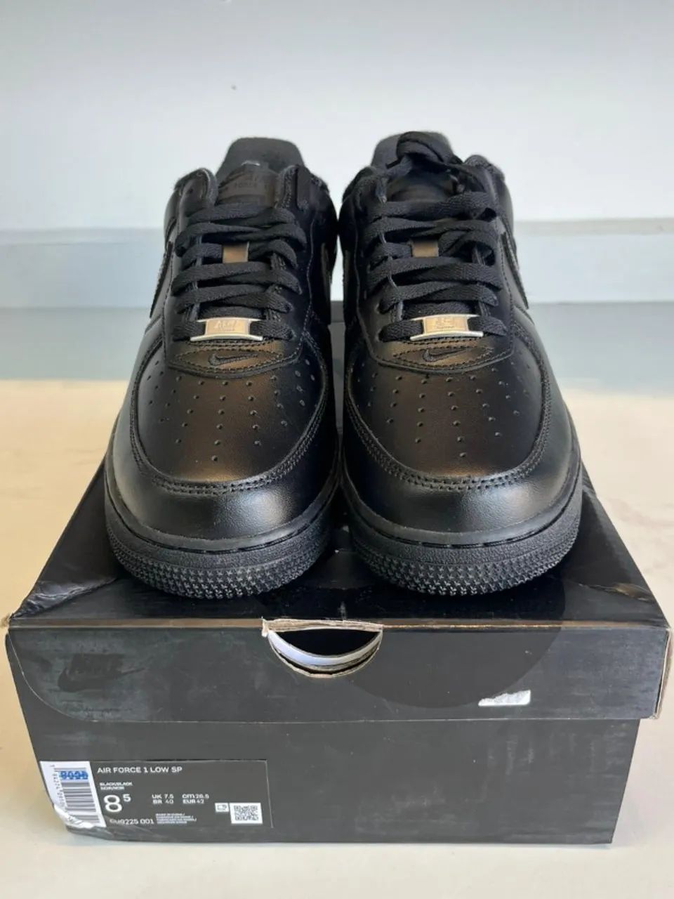 Tênis Nike Air Force 1 Low x Supreme 