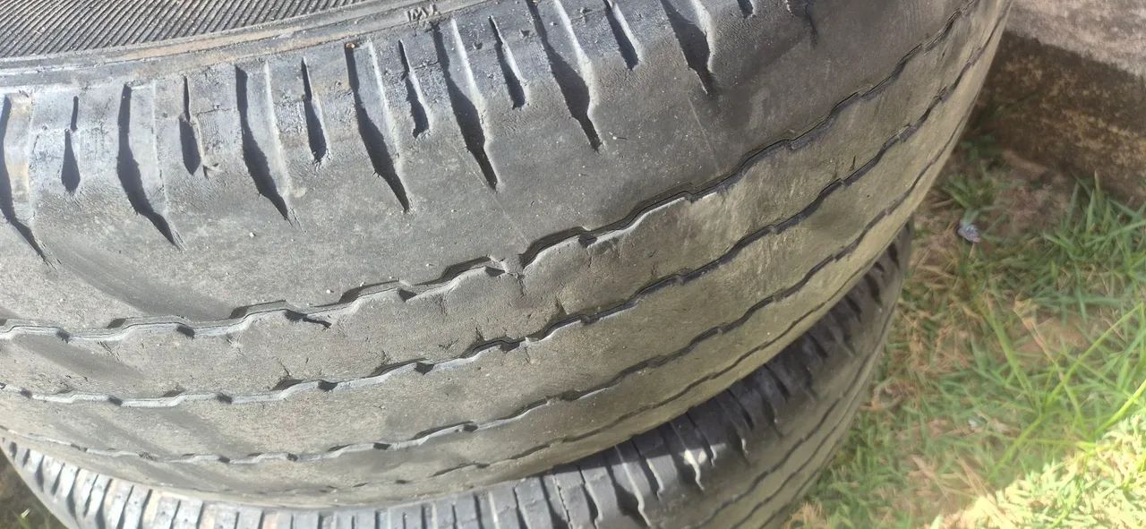 Pneu para camionet 65115635396097121