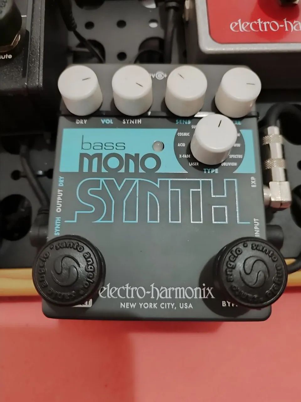 BASS MONO SYNTHElectro-harmonix