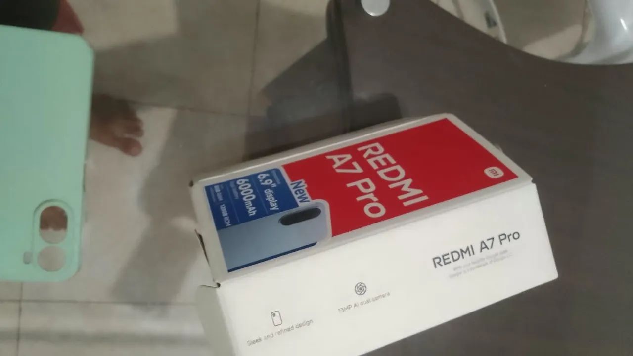 Celular novo com 3 meses de uso 