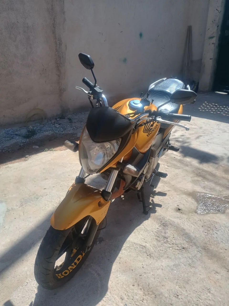 Cb 300