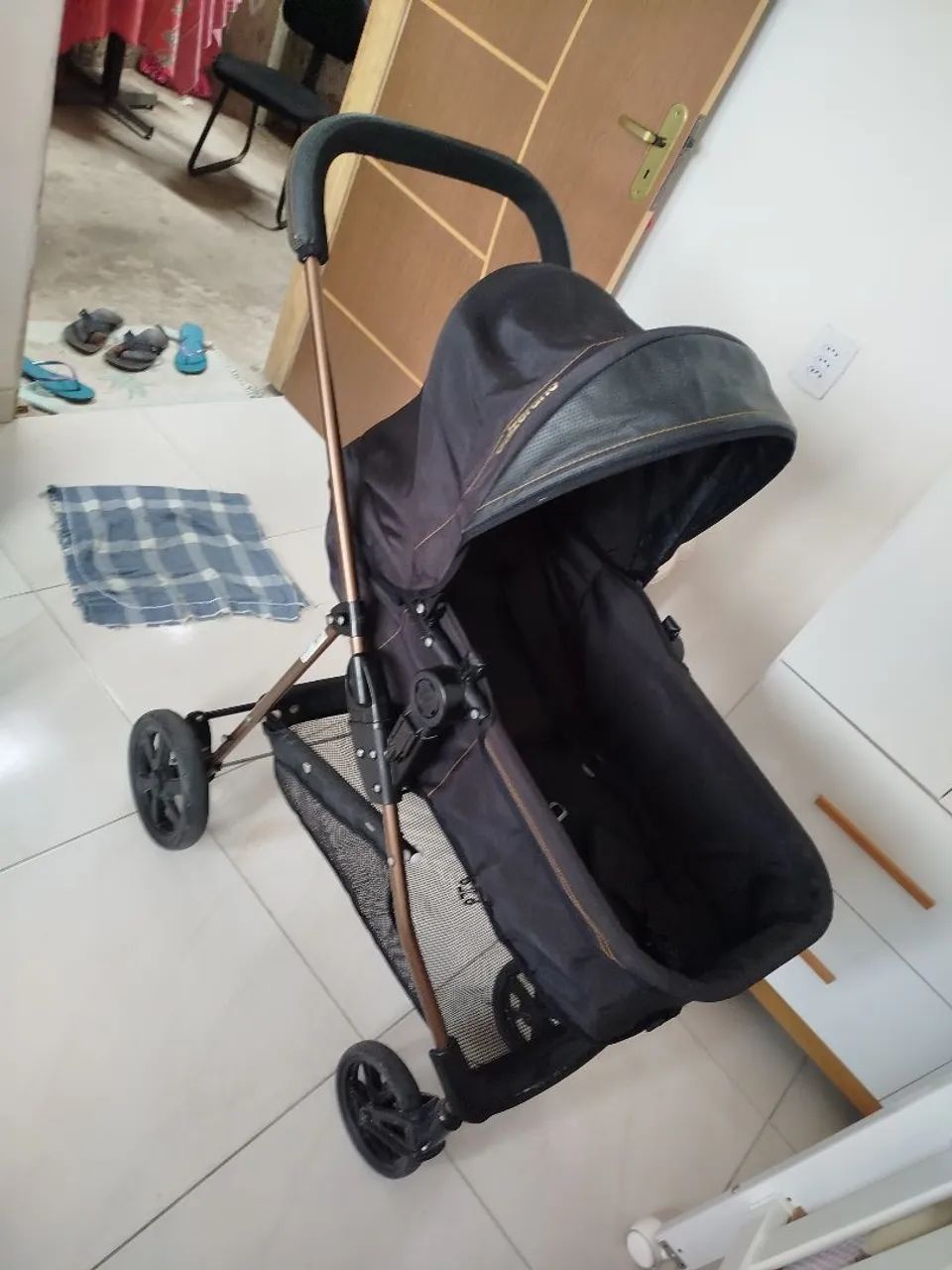 Carrinho de Bebê e Berço Moises Napoli Preto Cobre Galzerano 