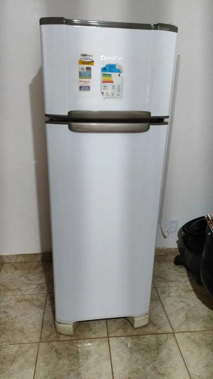 Geladeira Esmaltec