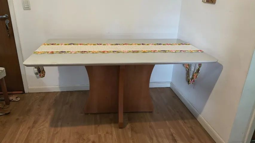 Mesa de jantar retangular - 6 lugares