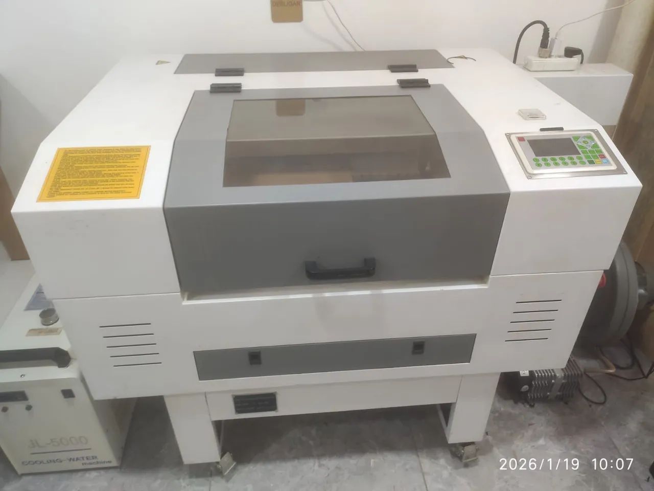 Máquina de corte e gravação a laser CO2 
