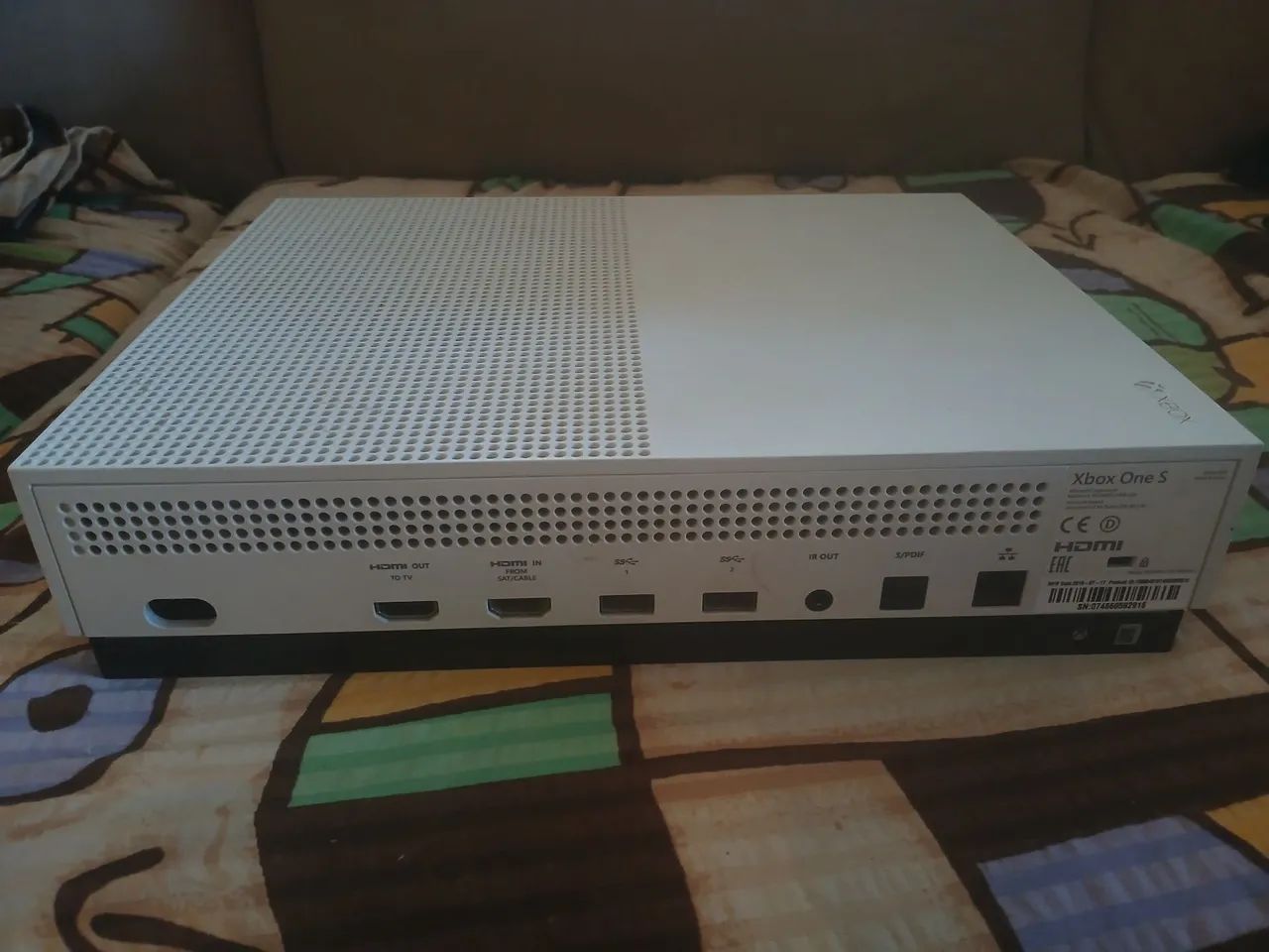 Xbox One S 1tera + 2 controles  - Foto 2