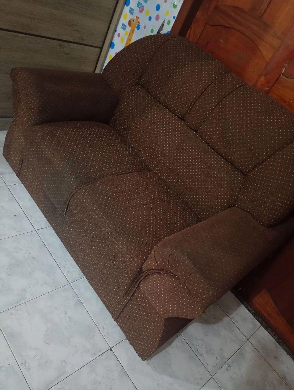 Sofá 2 lugares. Faço a entrega, aceito cartão e pix!