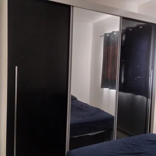 Guarda roupa em MDF e vidro 