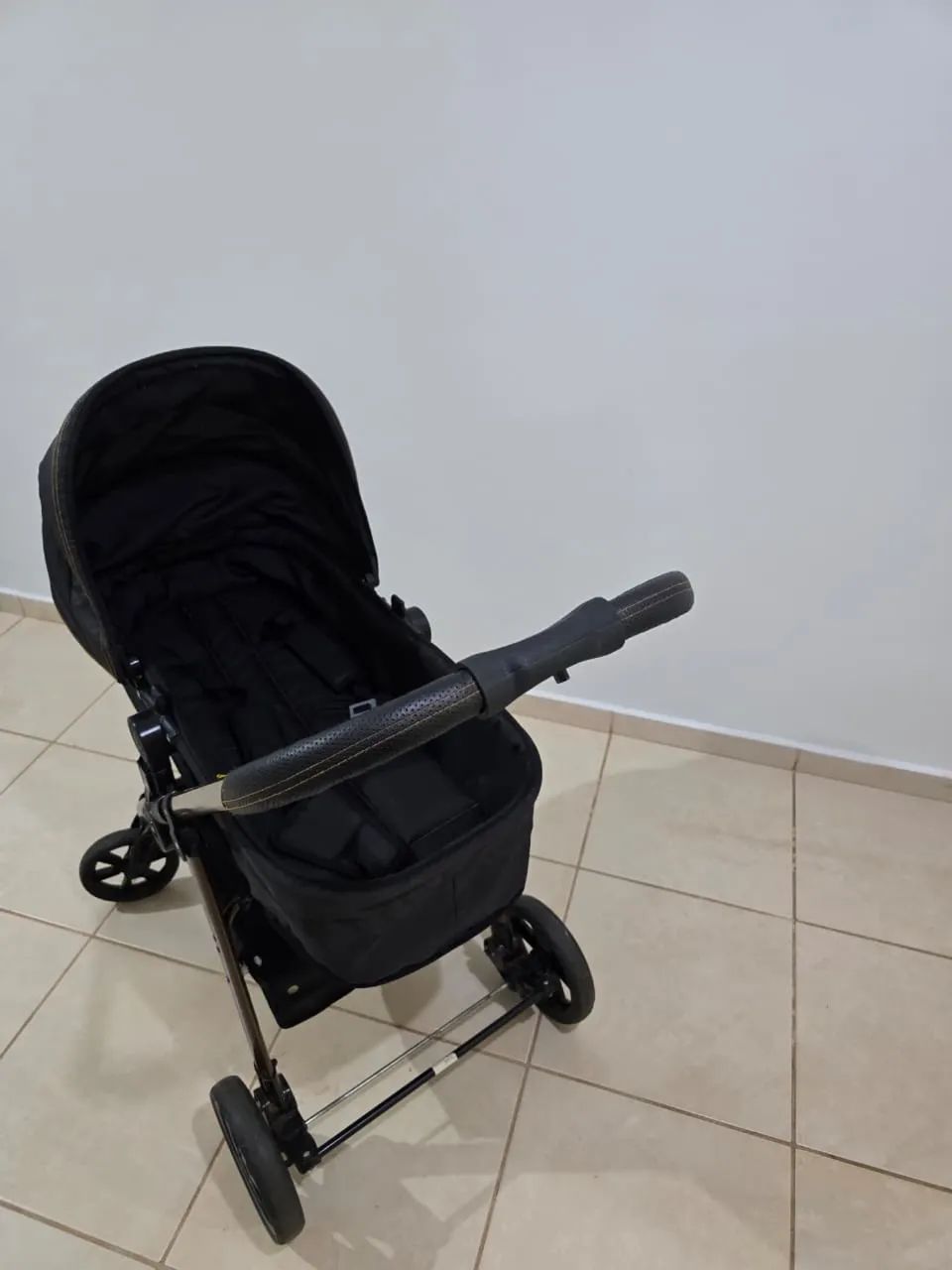 Carrinho com bebe conforto galzerano pouco usado - Foto 4