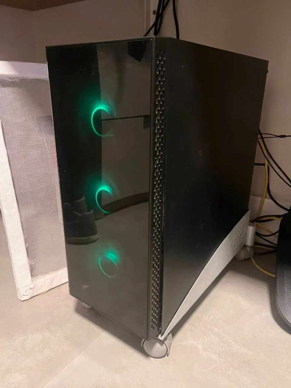 PC Gamer | Ryzen 5 3600 | GTX 1660 Super | 16gb RAM | ASRock B450M