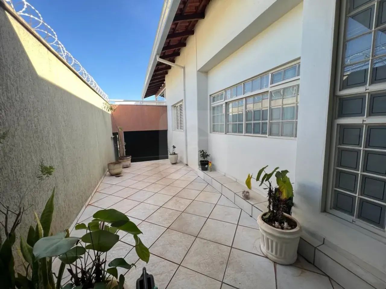 Casa para locação - venda no bairro Centro. - Foto 4