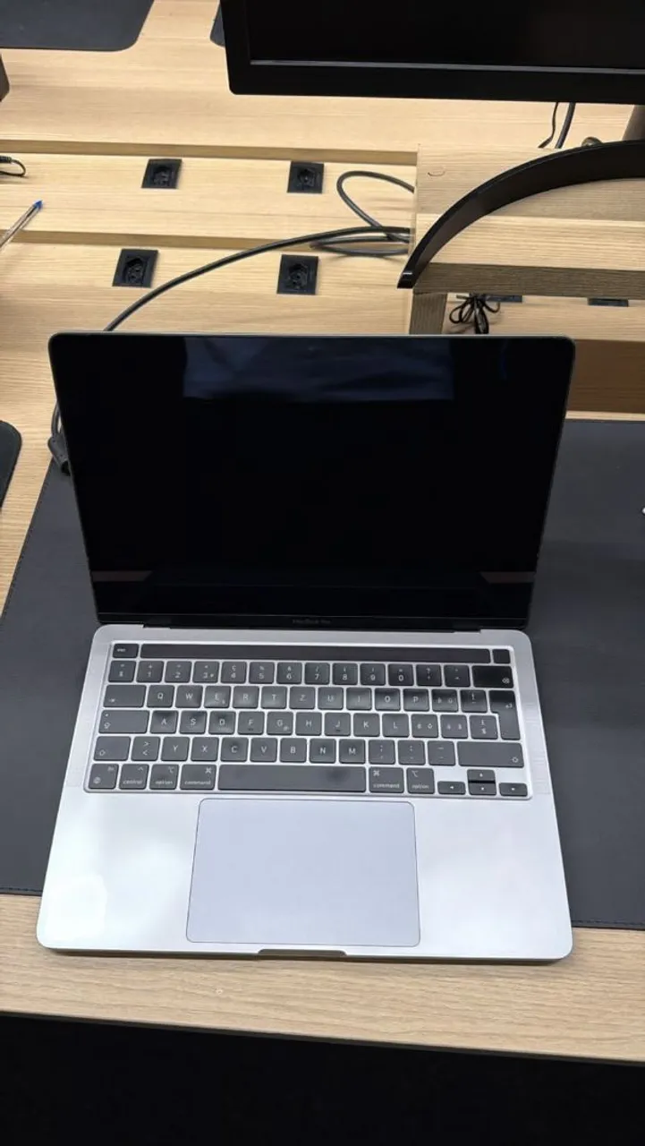 MacBook Pro 2017 15 Pol. 16GB Ram | Intel Core i7 | 256GB SSD