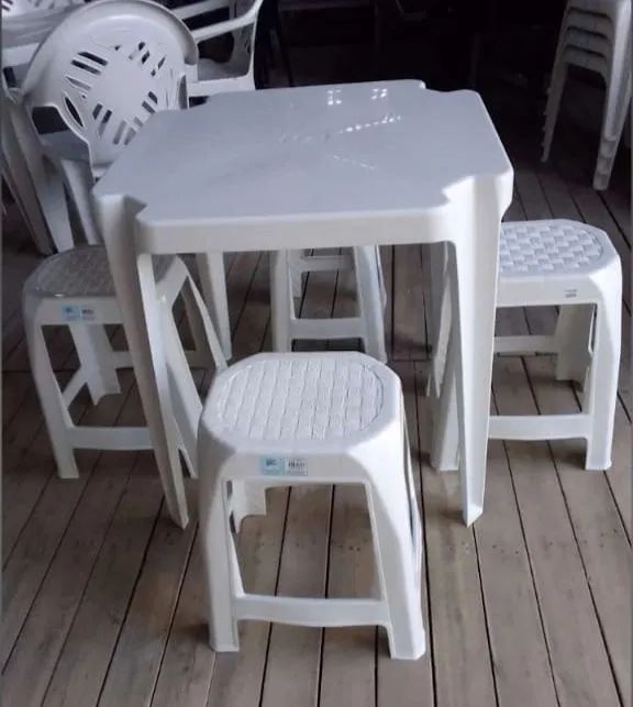 Conjuntos de mesas e banquetas plásticas - Oferta  - Foto 2