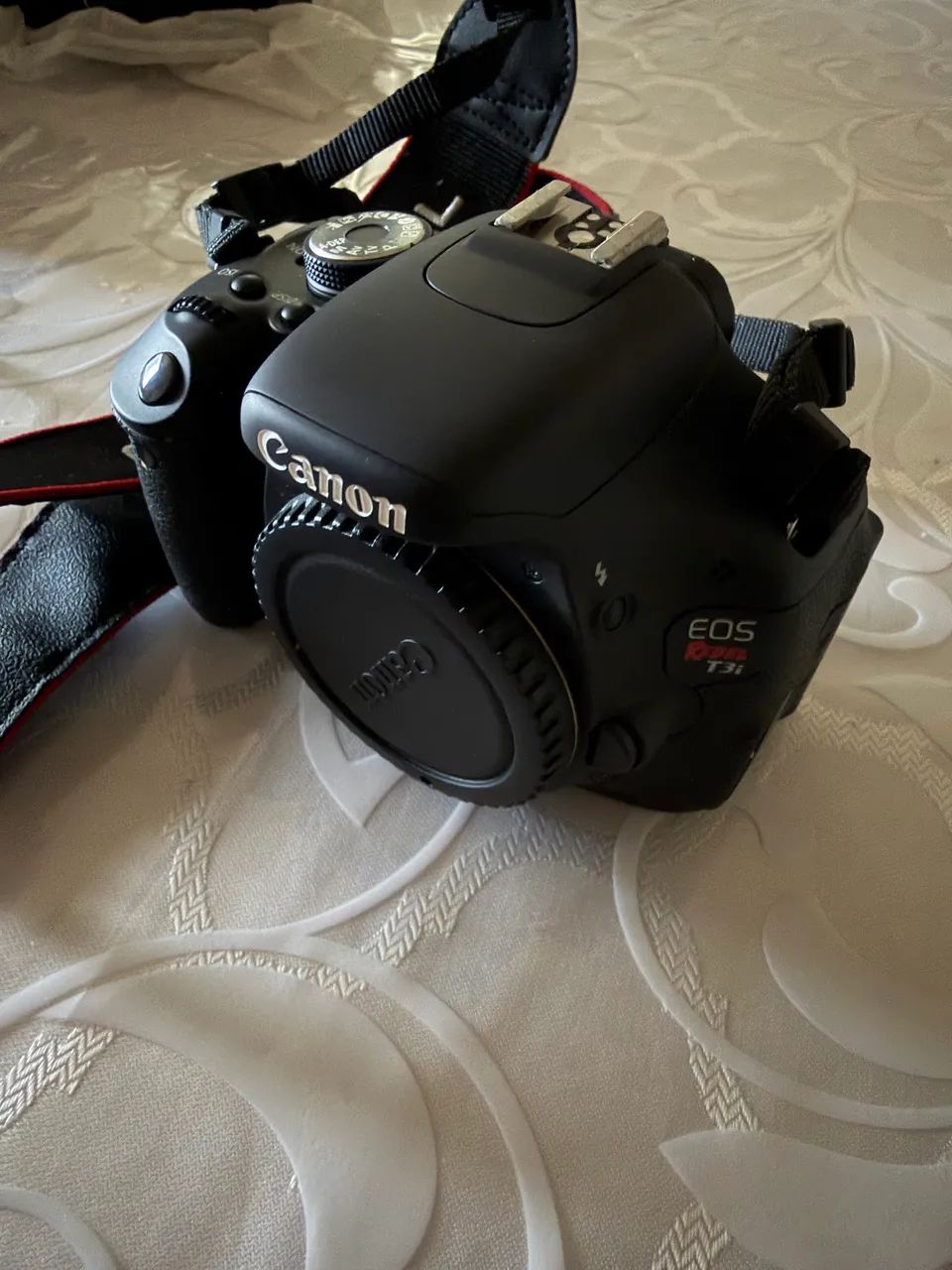 Câmera Canon EOS Rebel T3i - Foto 2