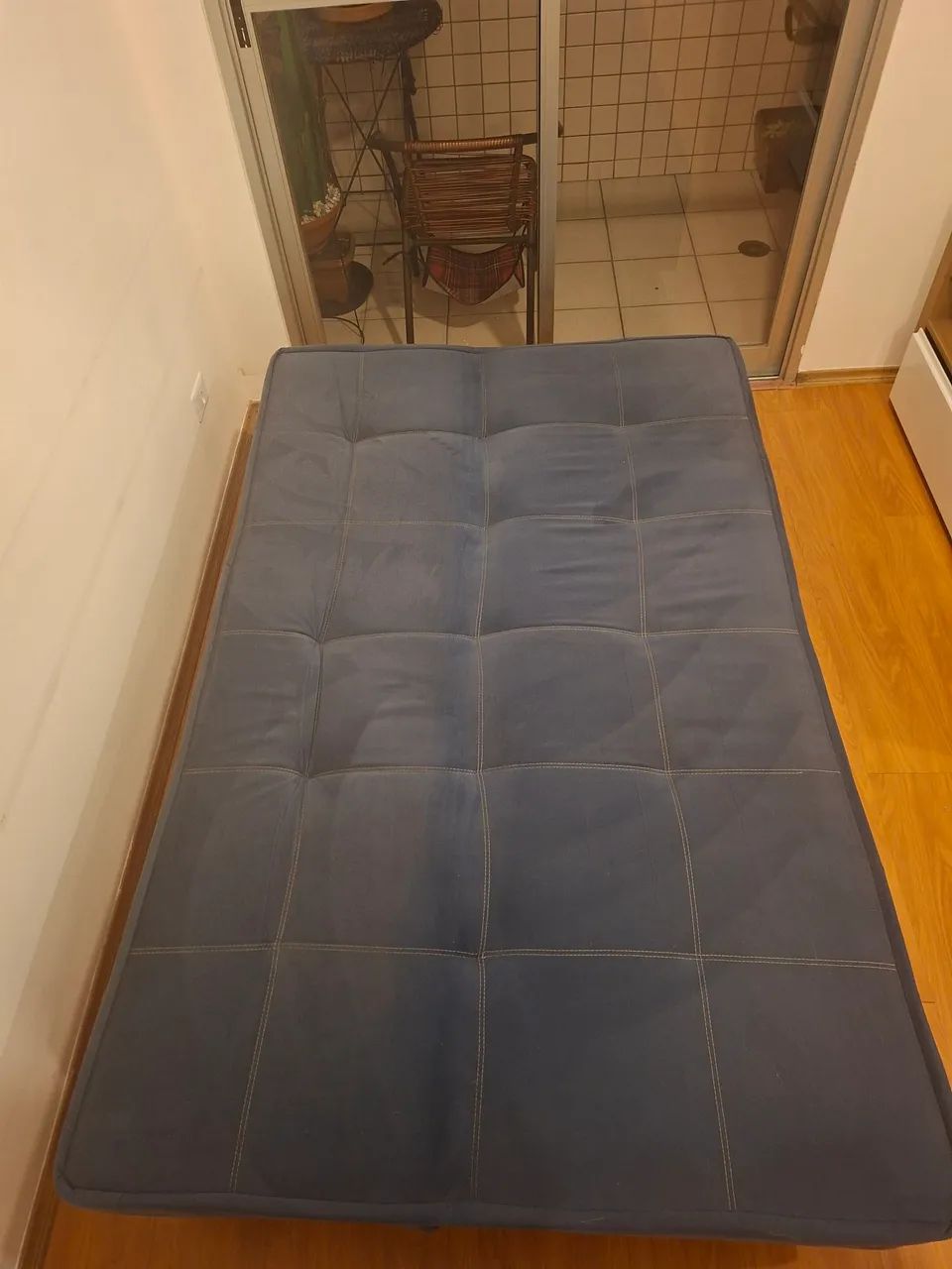 Sofá-cama reclinável azul - USADO - Foto 2
