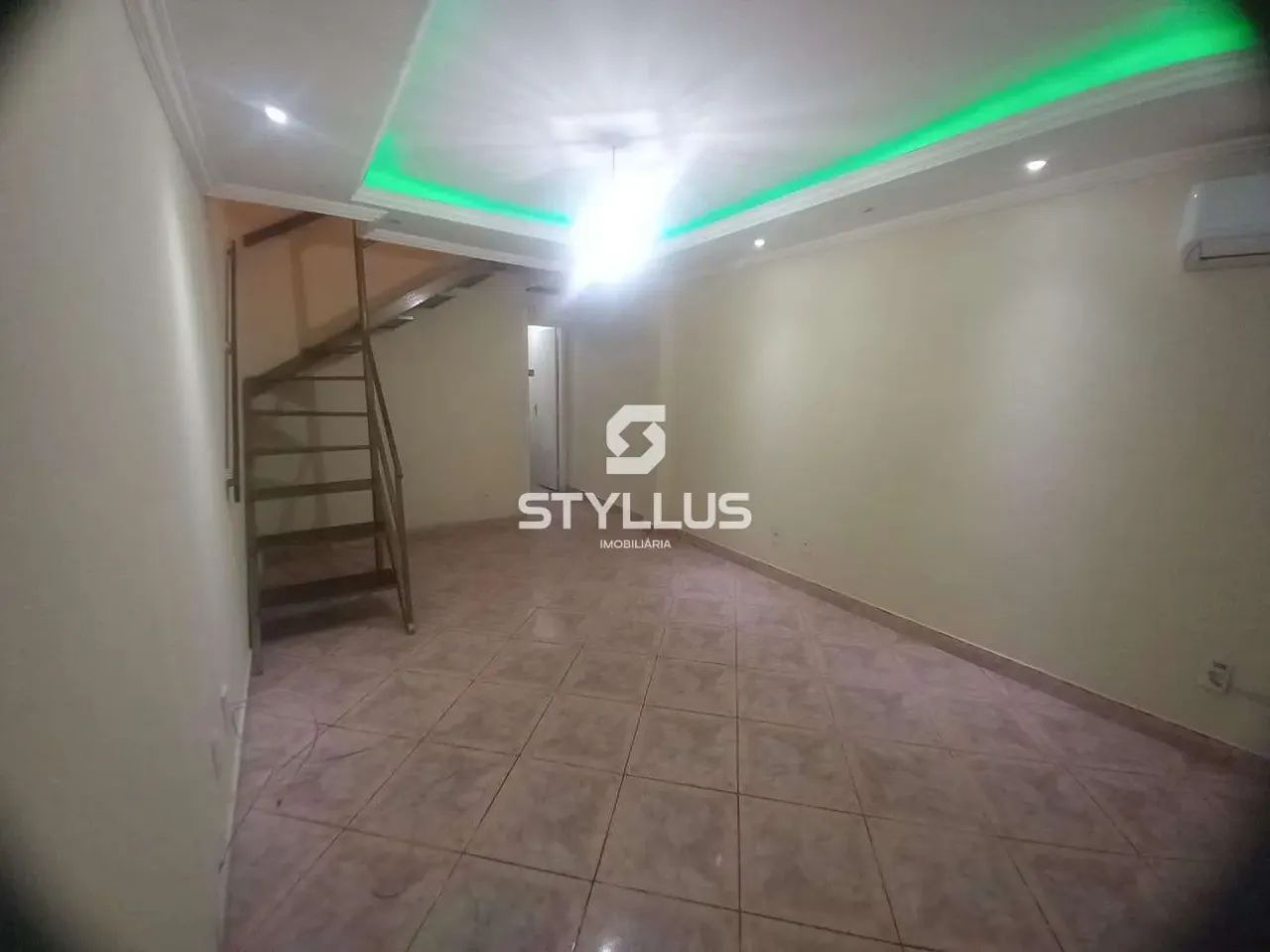 Condominio em Rua Latife Luvizaro - 57m² (Ref: CA7498)