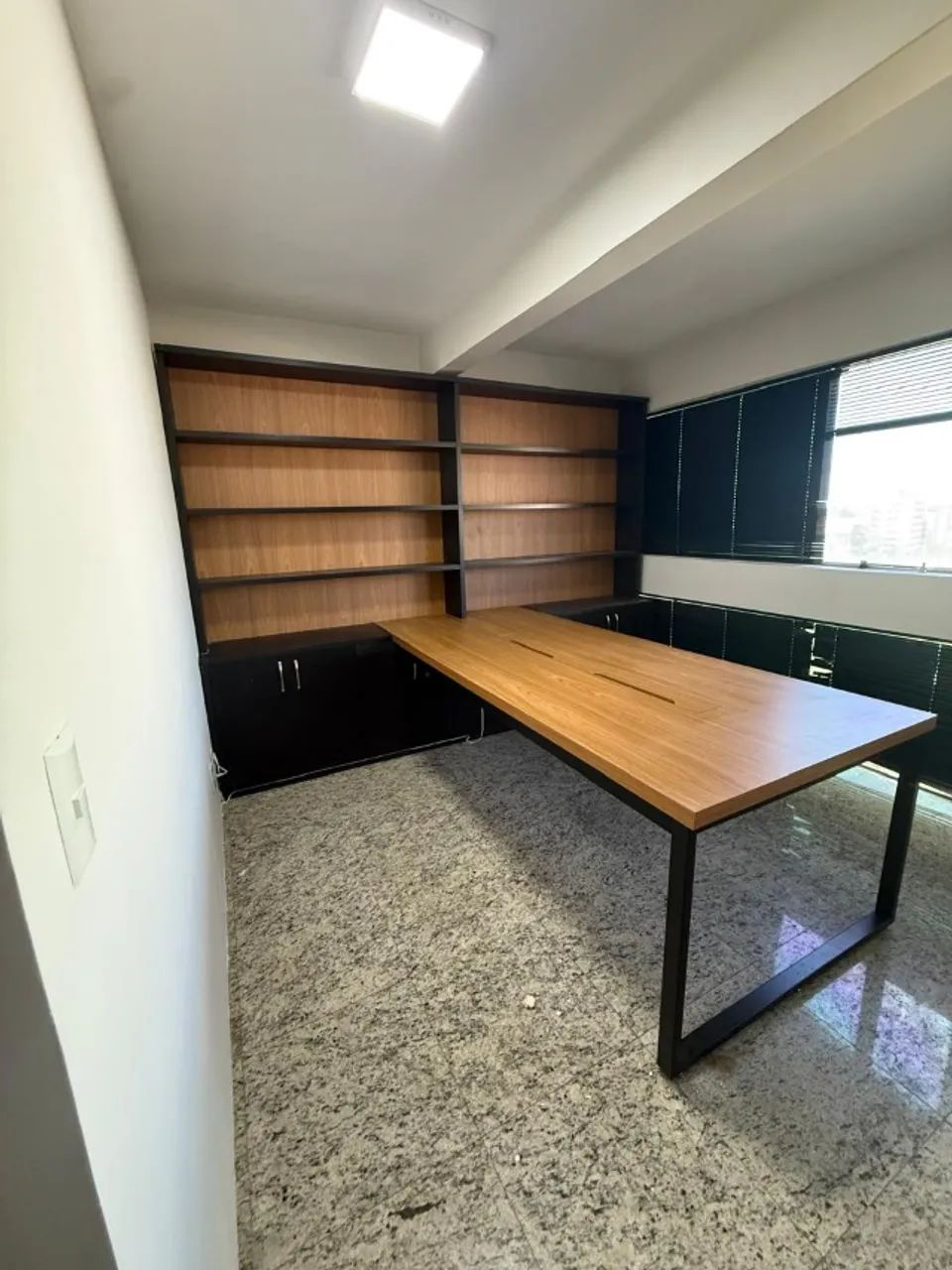 Alugo Escritório mobiliado, Rua 4A Centro Empresarial Vicente Pires
