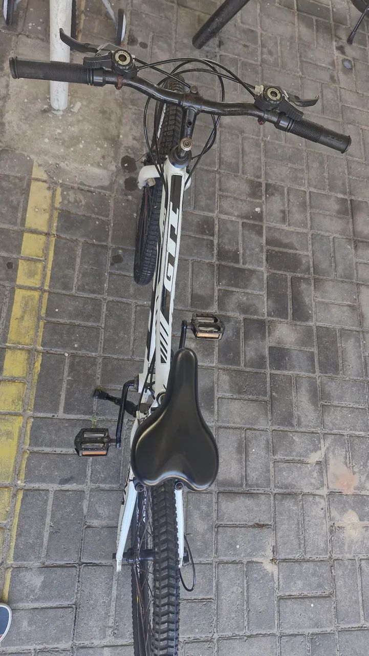 Bicicleta Aro 24 Bem conservada - Foto 3