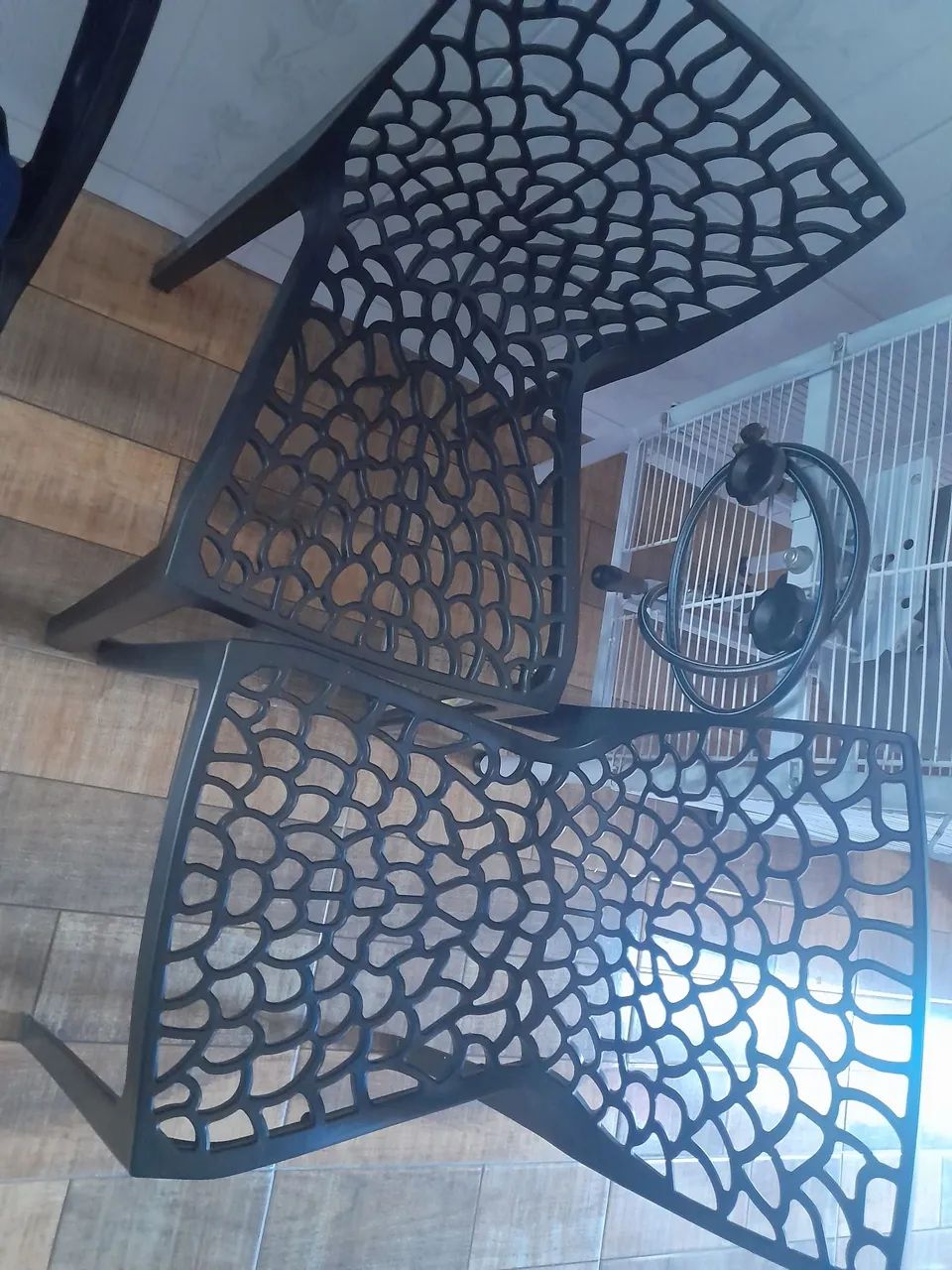 Vende-se  2 cadeiras  
