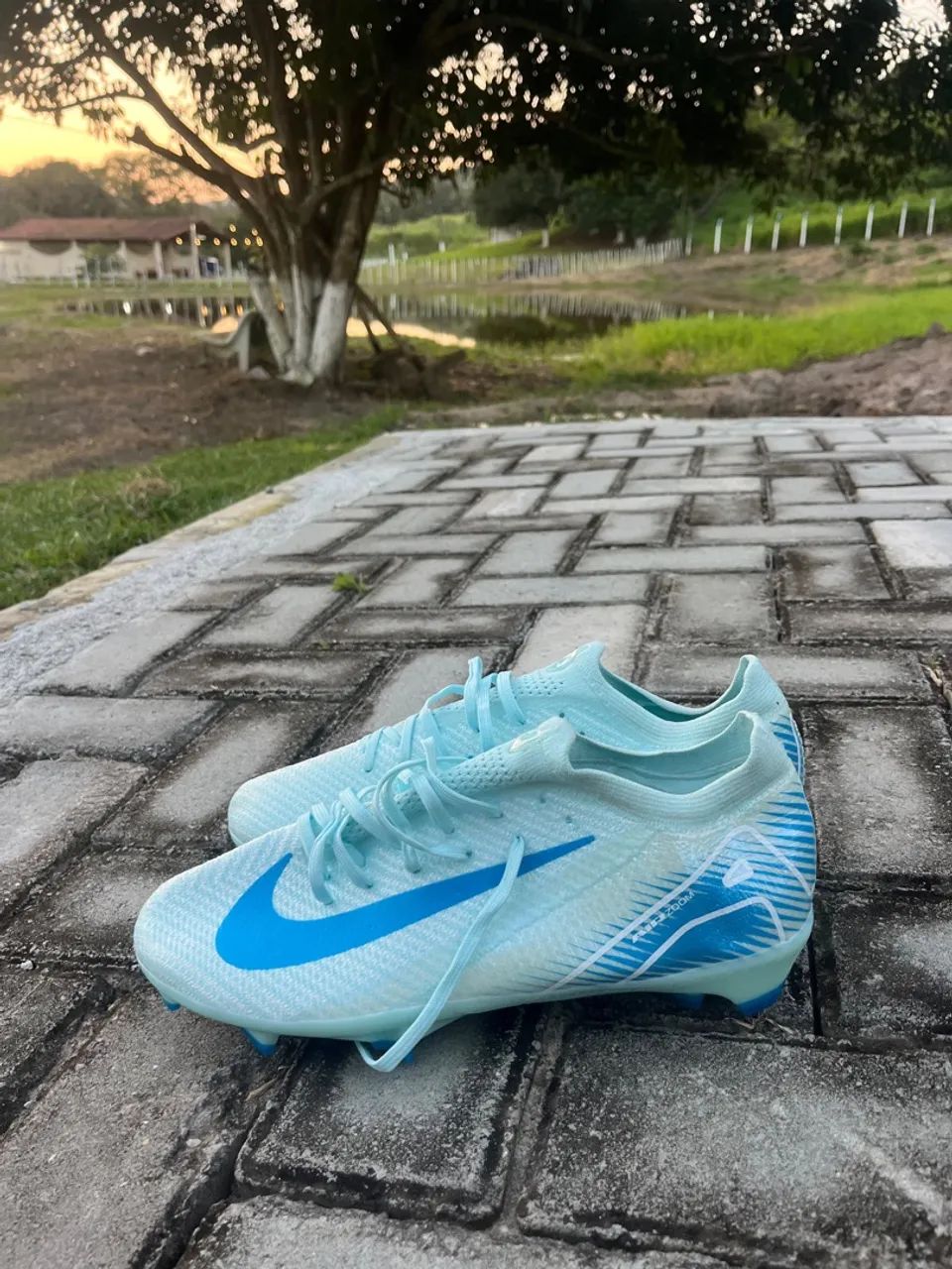 Chuteira de campo Nike 