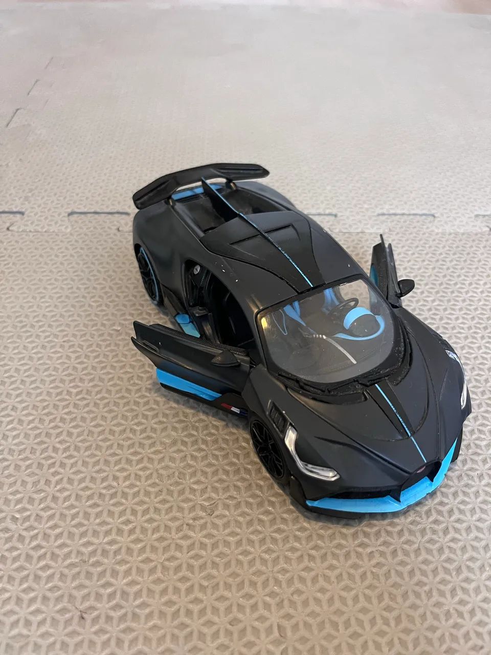 Carro de brinquedo Bugatti - Foto 3
