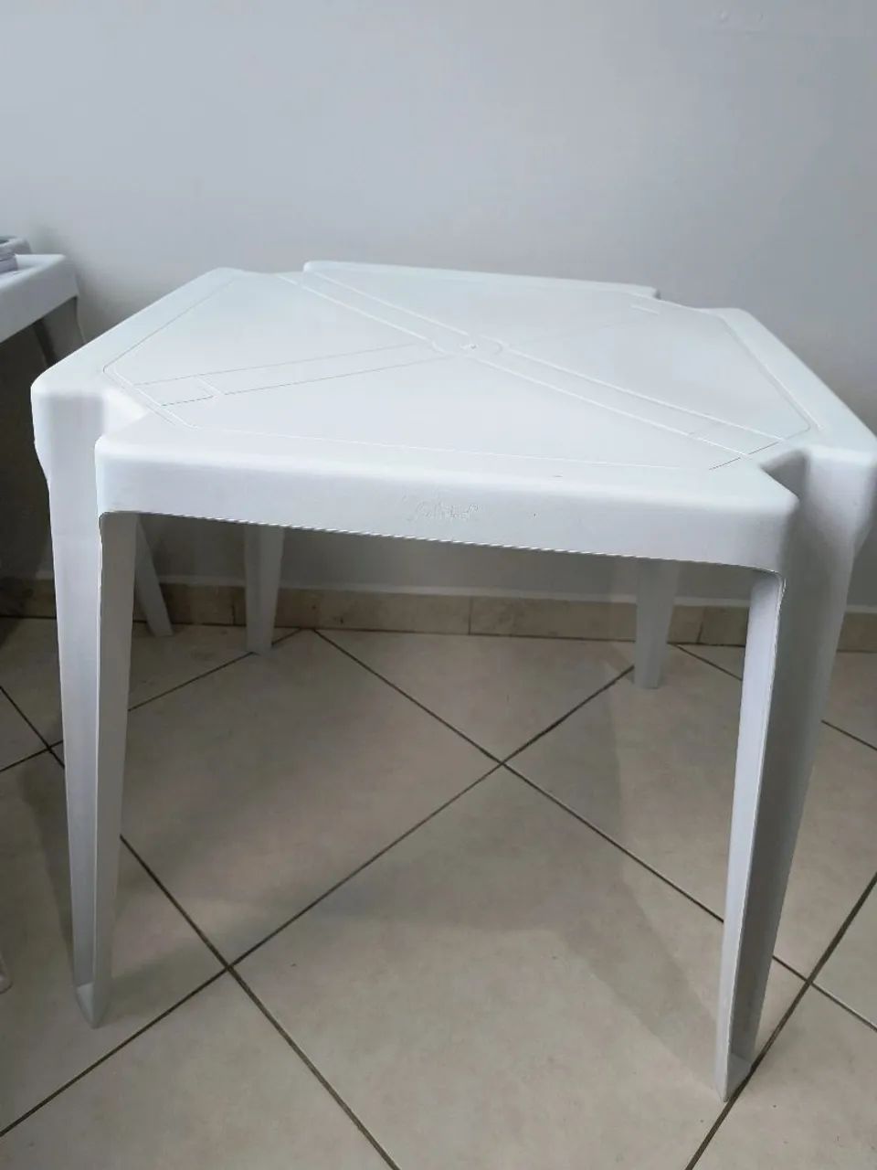 Mesa de plástico na cor branco  - Foto 2