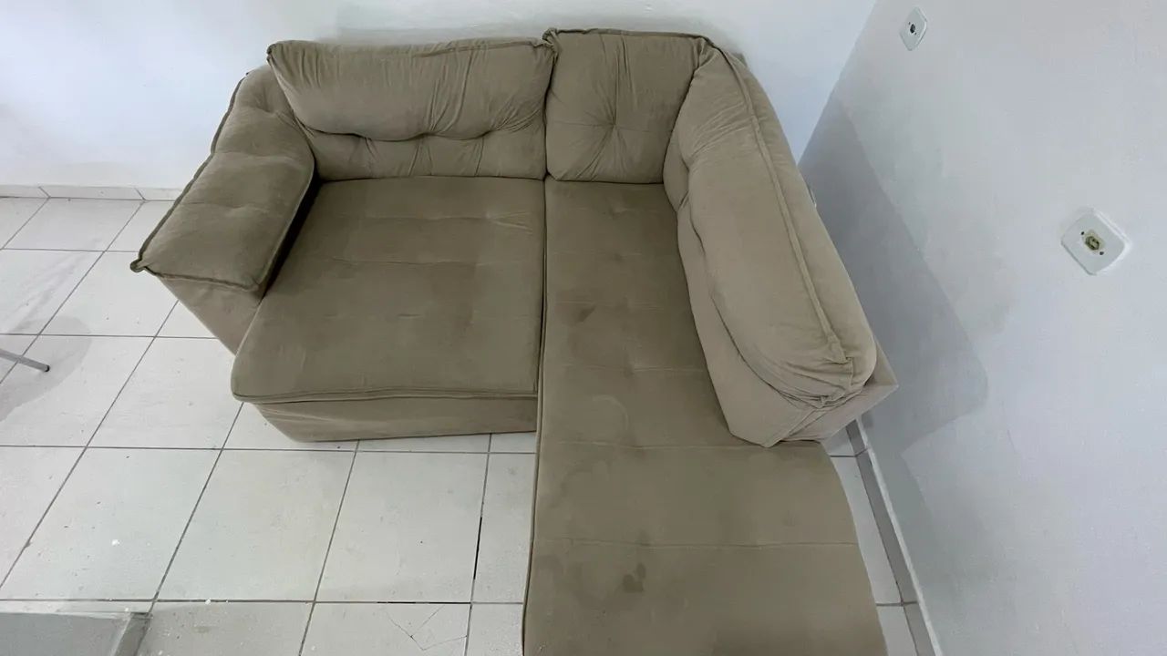 Sofá de Canto com Chaise Bege - Espaçoso e Confortável - Foto 4