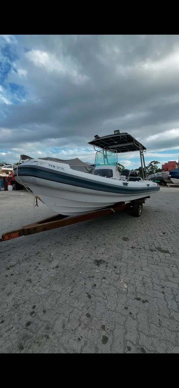Bote Flexboat SR 620 c/ Mercury Pro XS 200 Hp