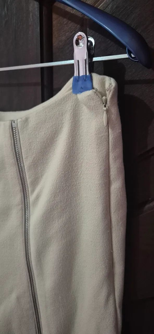 Calça bege com zíper frontal Le Lis Blanc - Foto 5
